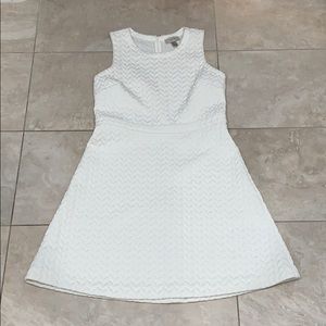 White sleeveless dress